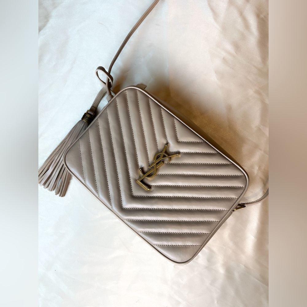 💞💞SOLD💞💞Yves Saint Laurent Beige Lou Camera Bag